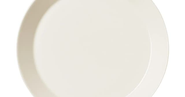 Setting a Nordic Autumn Dinner Table: 10 Quiet Classics