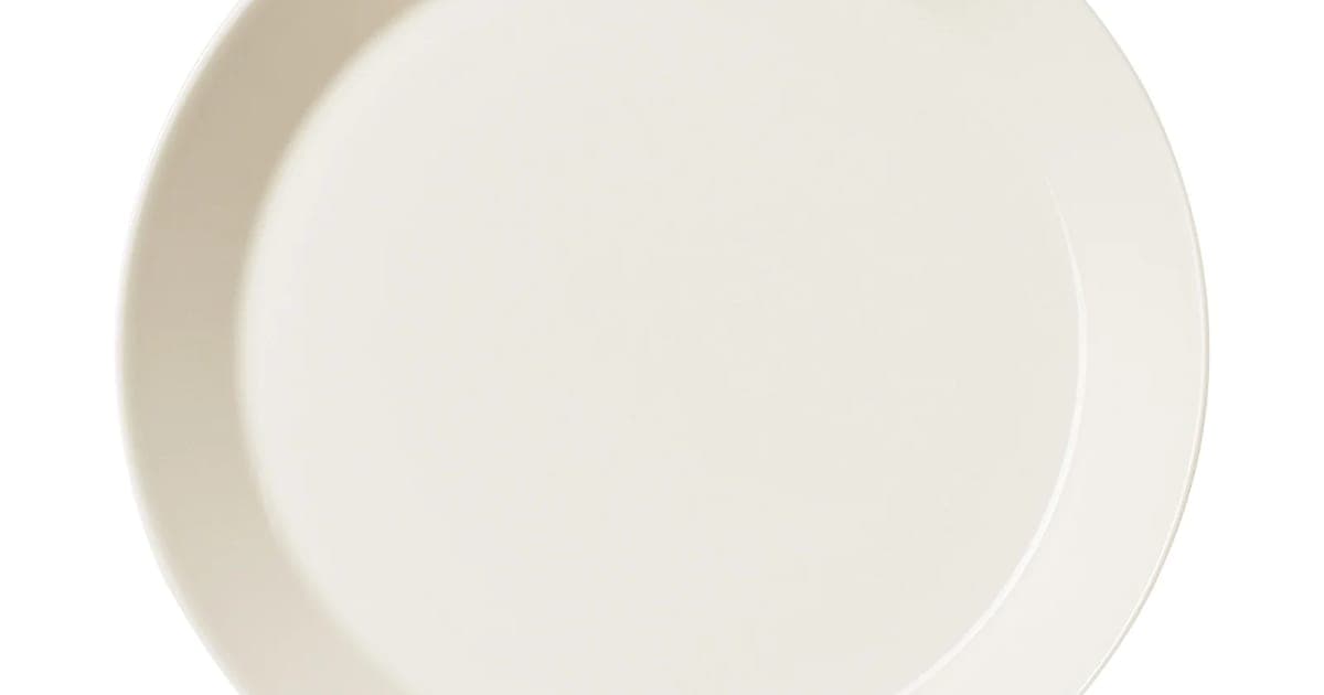 Setting a Nordic Autumn Dinner Table: 10 Quiet Classics